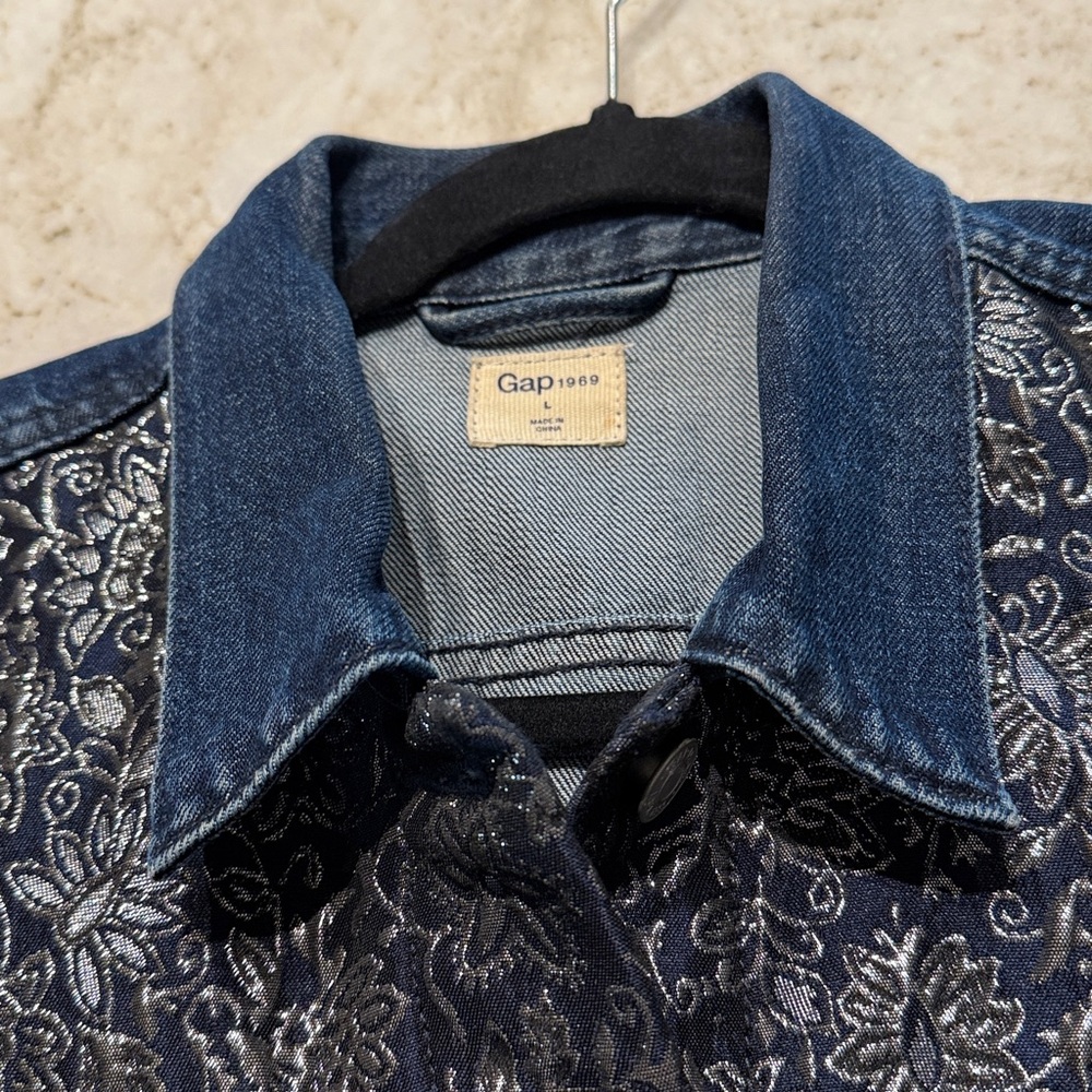 The GAP 1969 Embroidered Denim Jacket - Picture 5 of 6